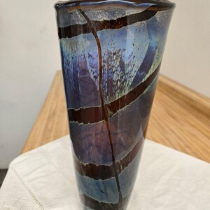 Vtg. art glass handmade tall vase. Abstract design.