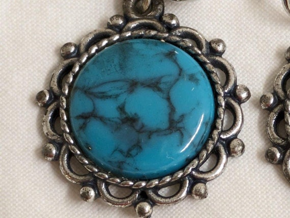Vtg. screwback earrings: silvertoned metal, blue … - image 5