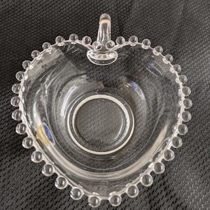 Vtg. Imperial Candlewick heart shaped handled 6&quot; dish.