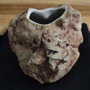 Vintage rock shaped vase ceramic. image 6