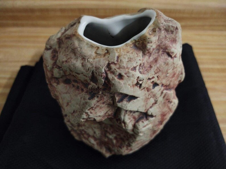 Vintage rock shaped vase ceramic. image 6