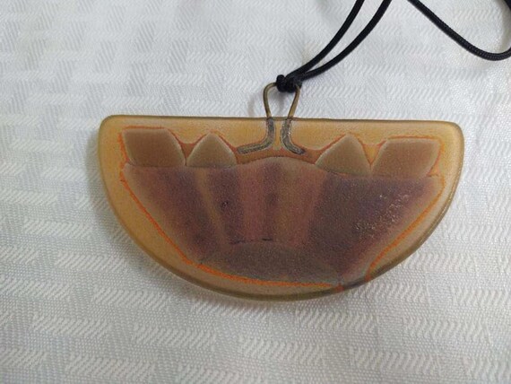 Vtg. Higgins fused art glass pendant; signed. - image 5