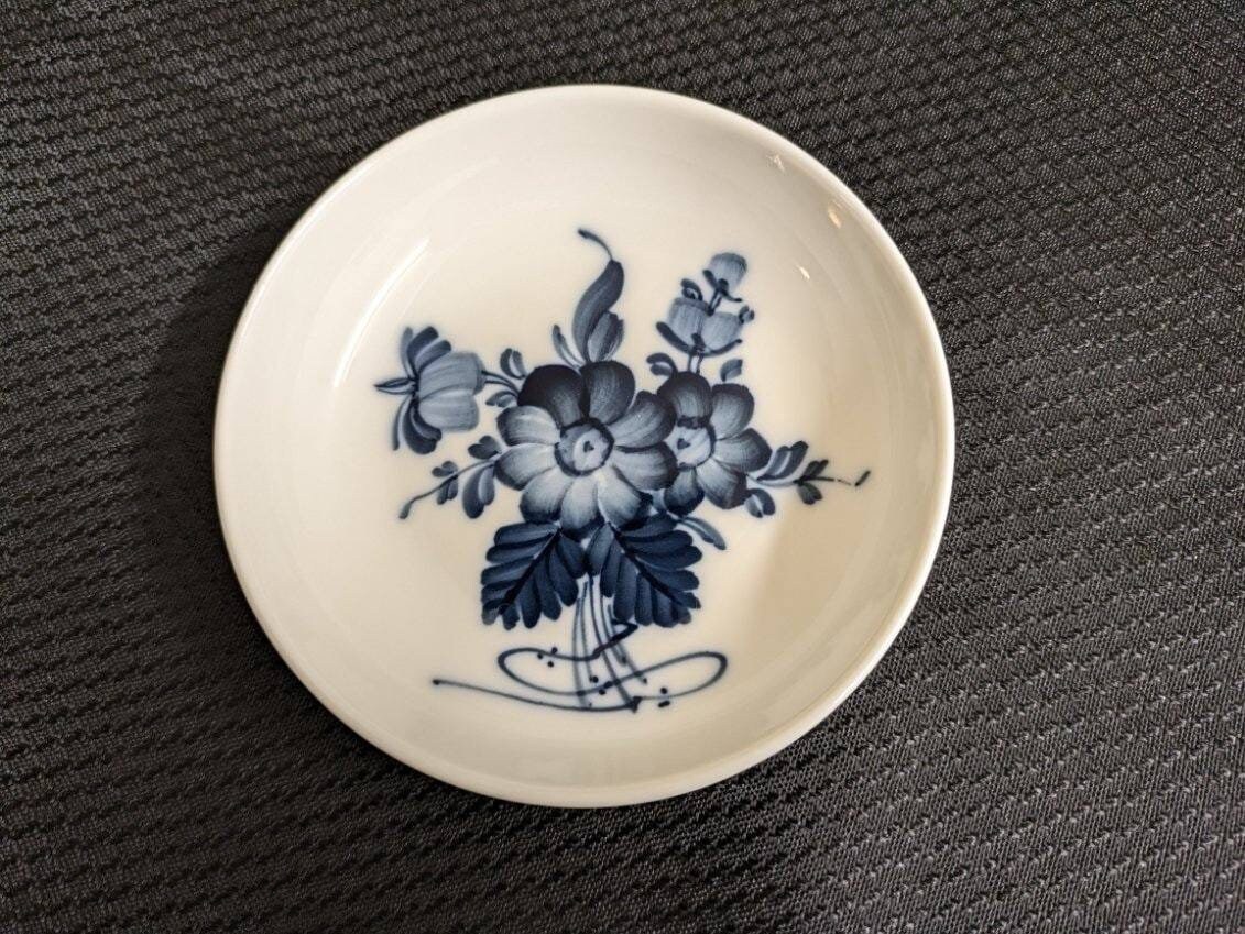 Royal Copenhagen Denmark Blue Flowers Braided Blue & White CompoteFooted  Dish