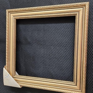Vtg. gold wood picture frame.