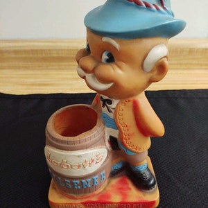 Vtg. Labatt&#39;s Pilsener advertising beer/bar display; plastic.