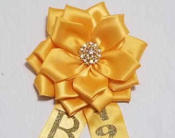 Golden corsage with detachable tail