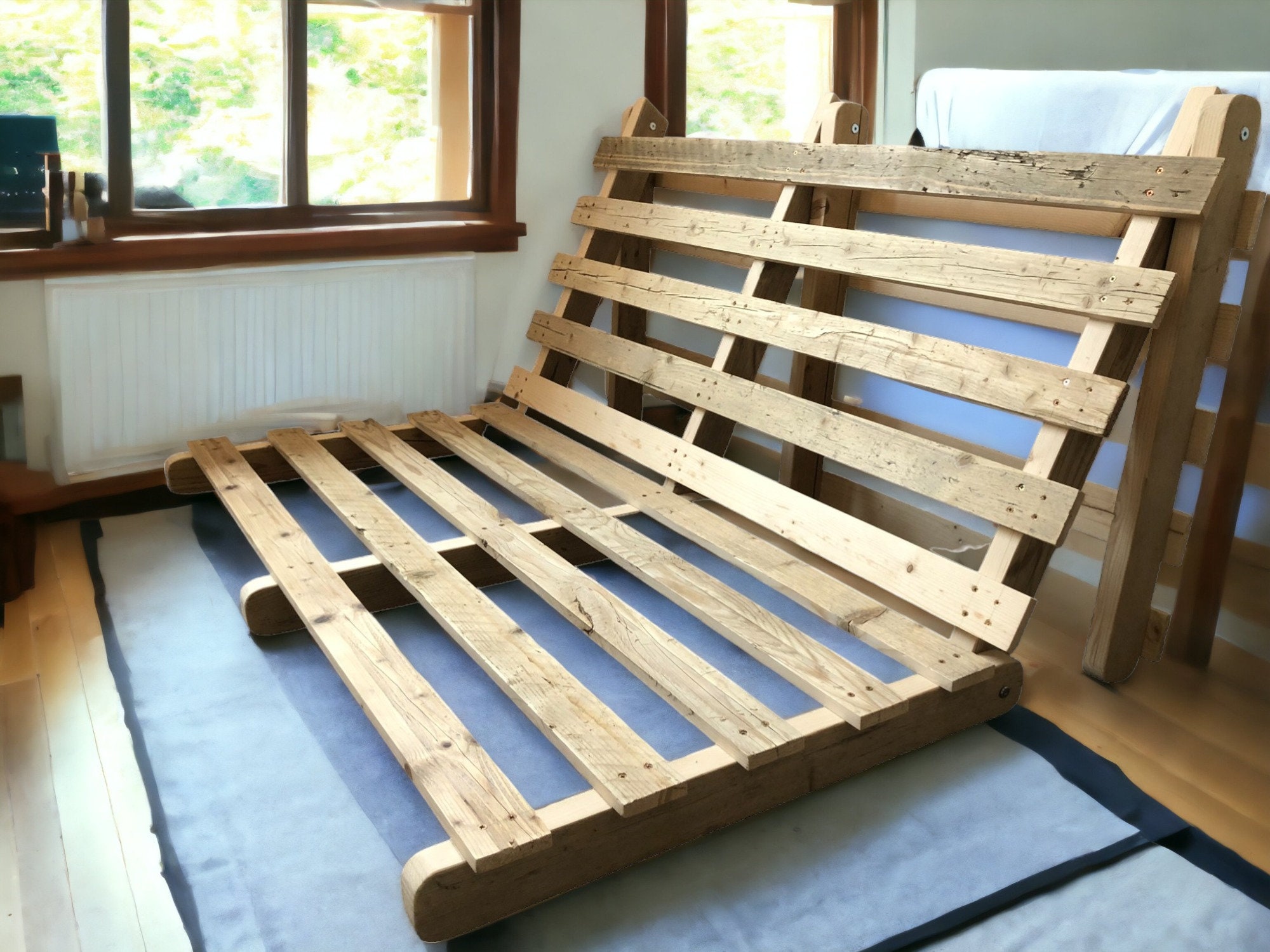 Cama MENDI de madera de suelo tipo futón