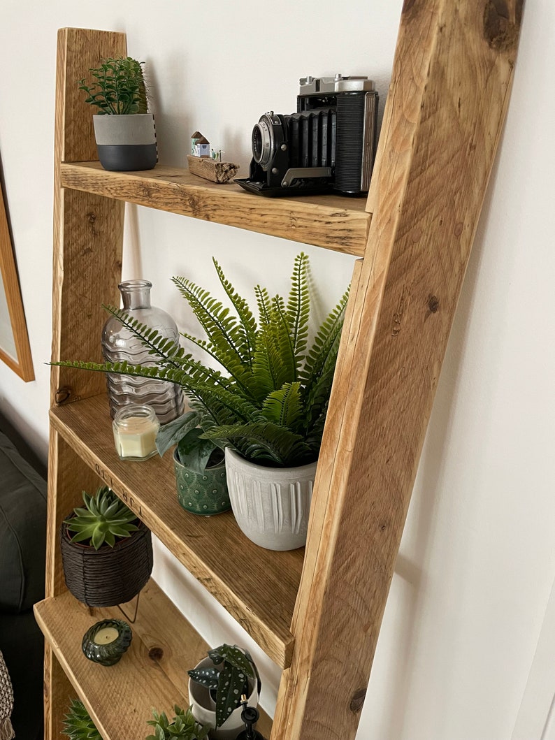 tilted shelf