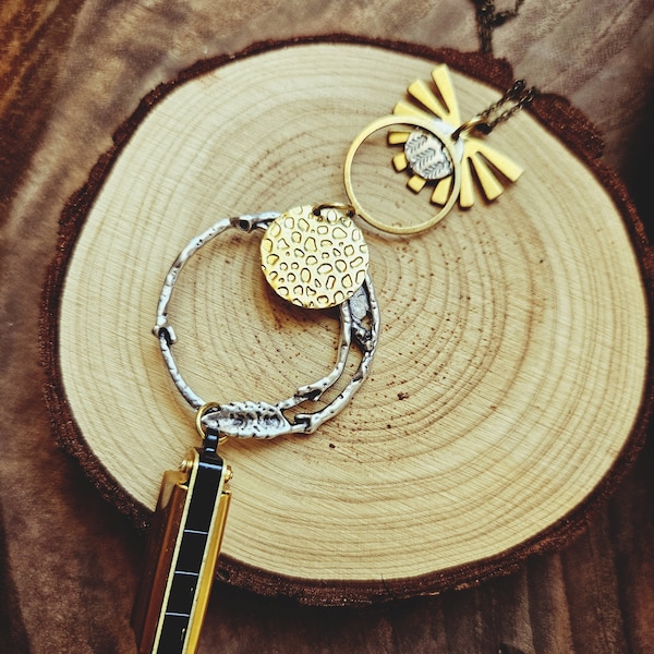 Collier Harmonica HAPPY HIKER, Mini Harmonica de travail réel, Collier nature, Bijoux forestiers, Whimsy Cottagecore.