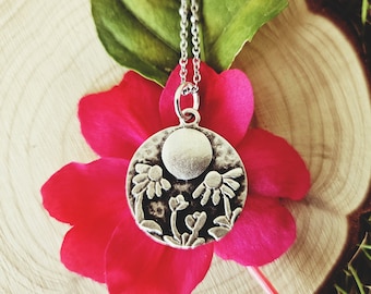 Daisy Necklace, Flower Necklace, Botanical Necklace, Nature Necklace, Nature Jewelry, Plant Necklace, Daisy Jewelry.