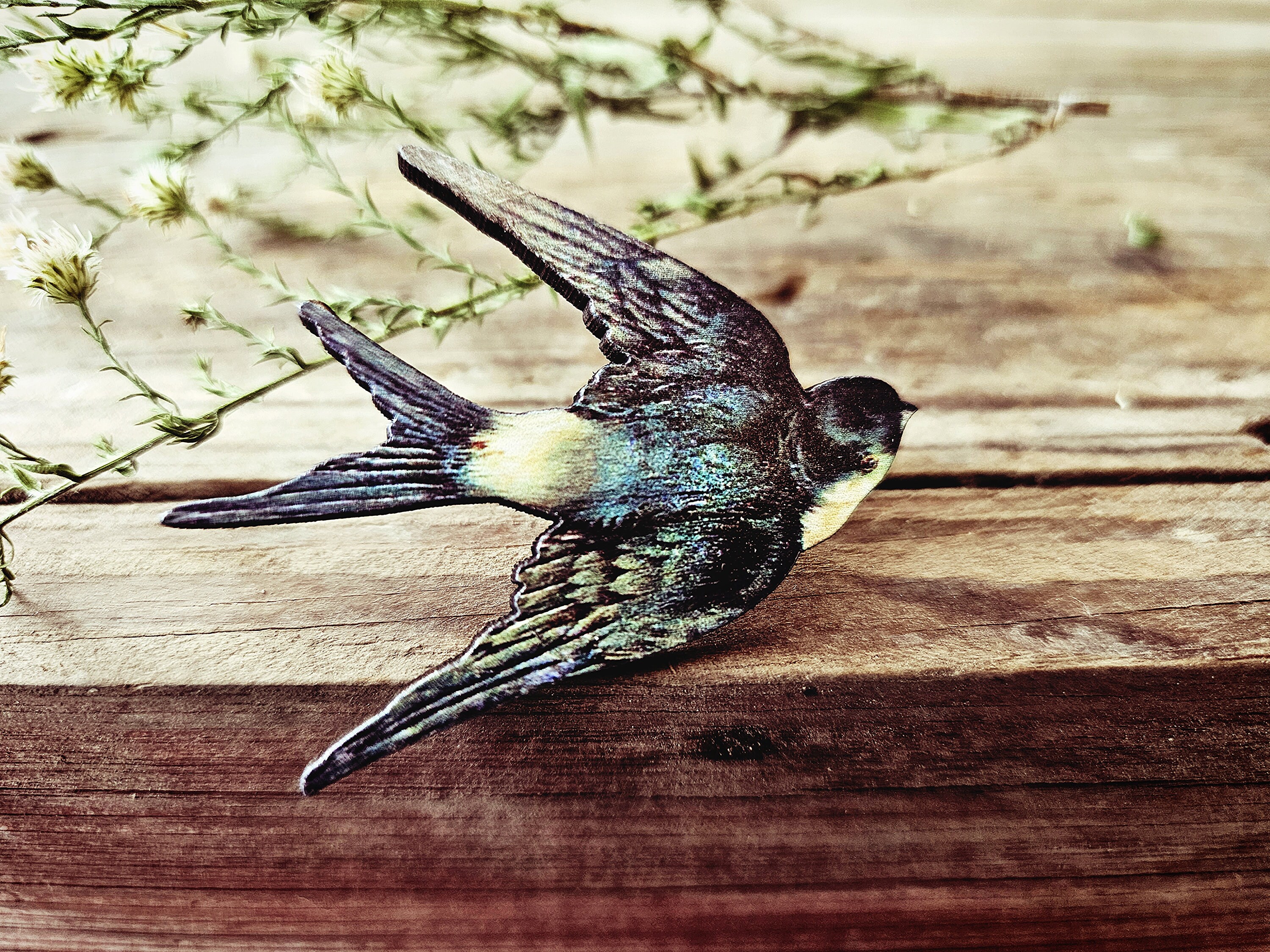 Gold bird shop brooch