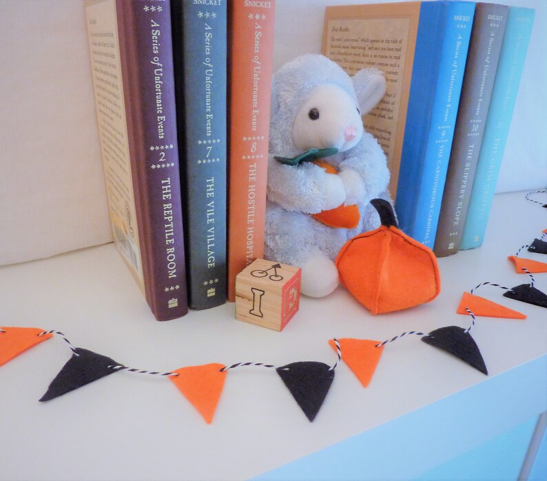 diy Halloween trick or treat Halloween orange and black decor all hallows eve Halloween felt mini garland kids Halloween costume