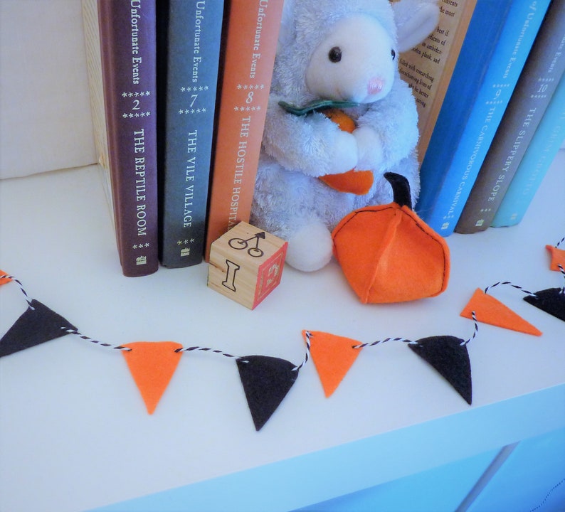 diy Halloween trick or treat Halloween orange and black decor all hallows eve Halloween felt mini garland kids Halloween costume
