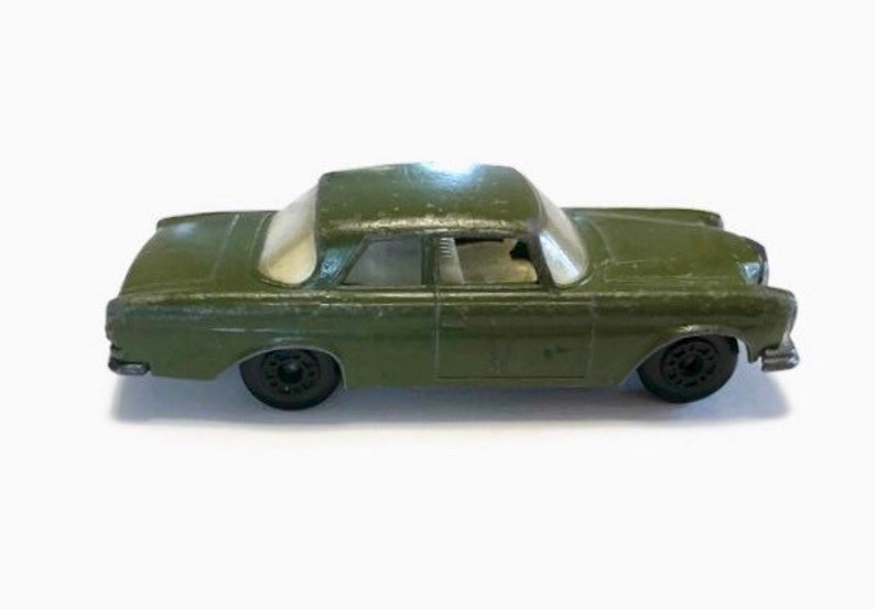 Matchbox Superfast Matchbox Lesney made in England Closed Boot trunk Mercedes 300 SE Olive Green issued in 1977