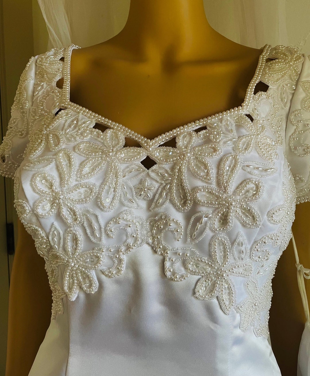Vestido de novia del diseñador Alfred Angelo, talla 8, blanco, con cuentas  de marfil y lentejuelas - Etsy México, image size:1080x1307