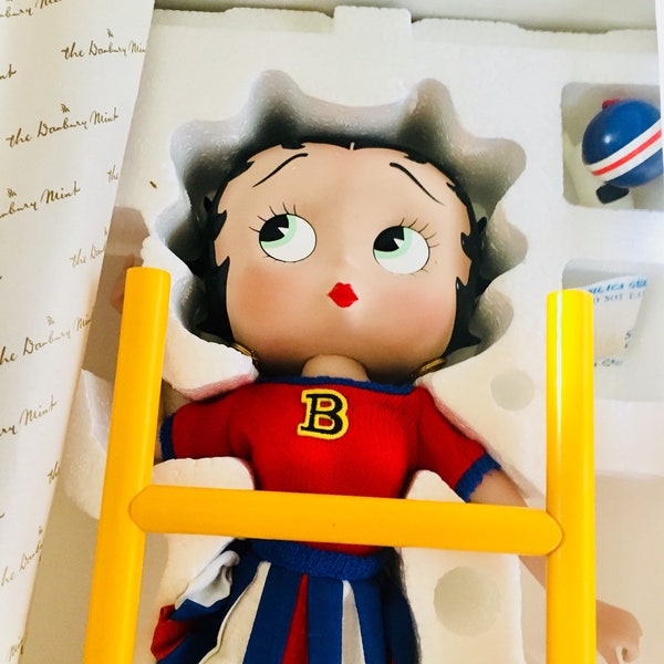 Vintage Betty Boop, figura de coleccionista "Cheer Leader", Danbury Mint, esculpida por Syd Hap en 1998, muñeca pintada a mano de porcelana de 17" de alto