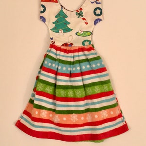 Reversible Christmas Kitchen Towel Dress: Holiday Stripe Oven Door Decor
