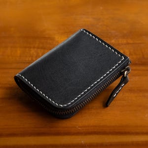 Cartera con cremallera de curtido vegetal negro, cartera pequeña, compacta, clásica, de curtido vegetal, de alta calidad, de cuero de grano completo, cartera oscura, regalo para hombre