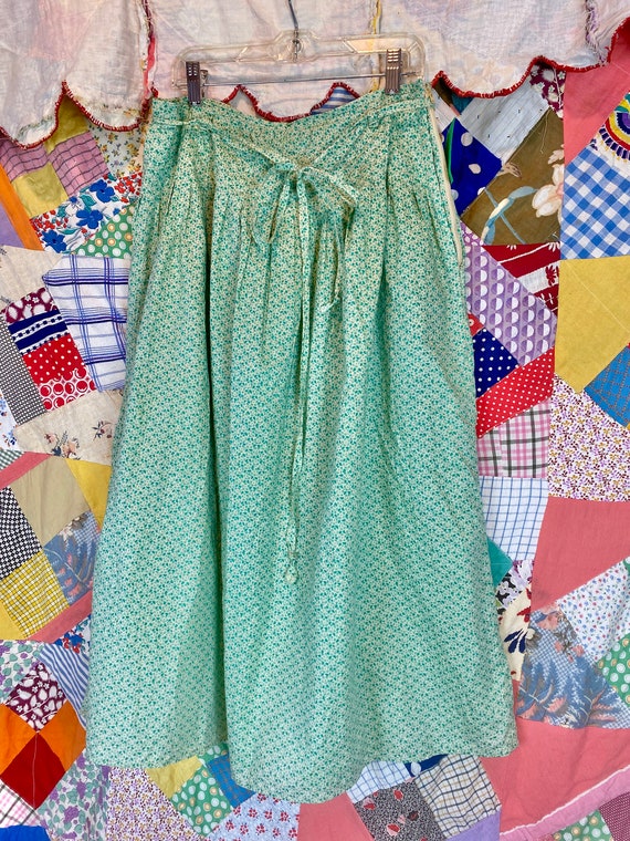Vintage 1970's Cotton Summer Skirt Cream w/ Sage … - image 5