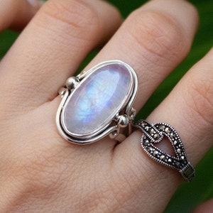 Anillo de piedra lunar, anillo de plata de ley 925, anillo de piedras preciosas de piedra lunar natural,  piedra lunar de arco iris