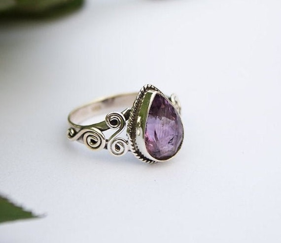 Pre-Owned Large Oval Purple Stone Ring – Judith Hart Jewellers
