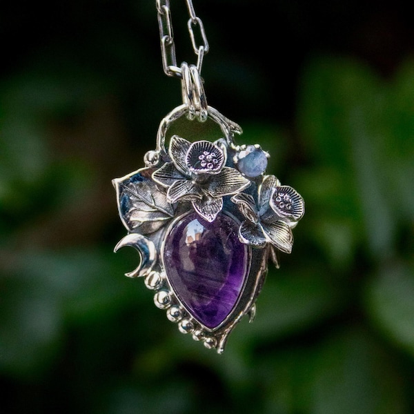 Amethisthanger: sterlingzilveren bloemen OOAK bohoketting