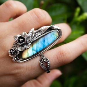 Labradorite Ring, Blue Flash Labradorite Sterling Silver Ring, Statement Ring, Fern Ring, Botanical Ring, Nature inspired, Anniversay Ring
