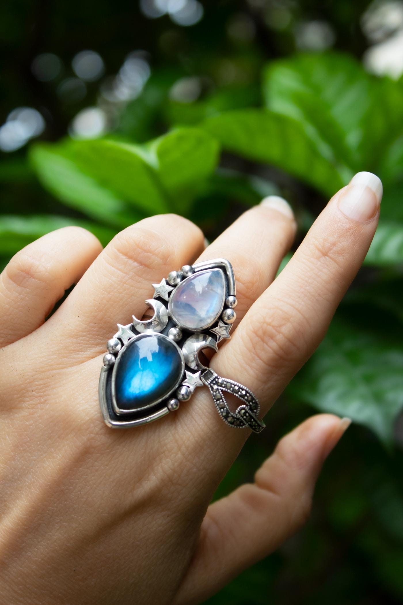 【美品】Navajo labradorite×moonstone バングル Celestial Labradorite Moonstone Ring: Crescent Moon Sterling
