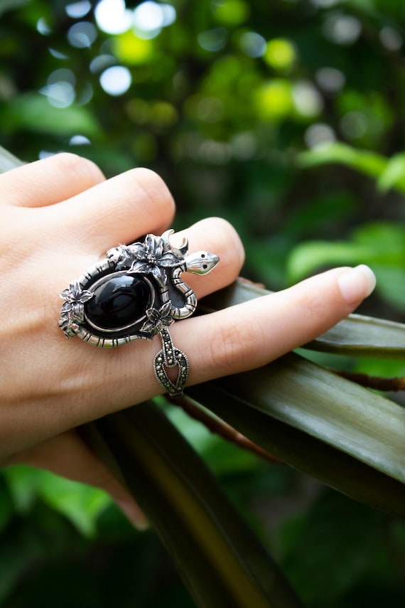 Artisan Sterling Silver Snake Ring: Black Onyx Floral Black