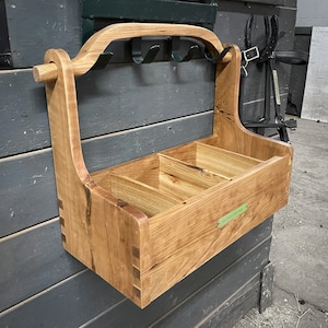 Groom Box