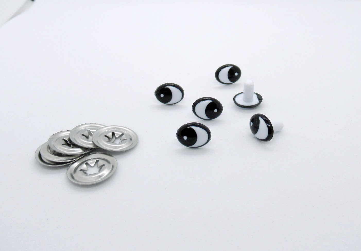 30mm X 20mm Plastic Oval Safety Eyes 1 Pair Puppet Eyes Plastic Eyes Oval  Comic Eyes Fun Eyes Black and White Eyes 