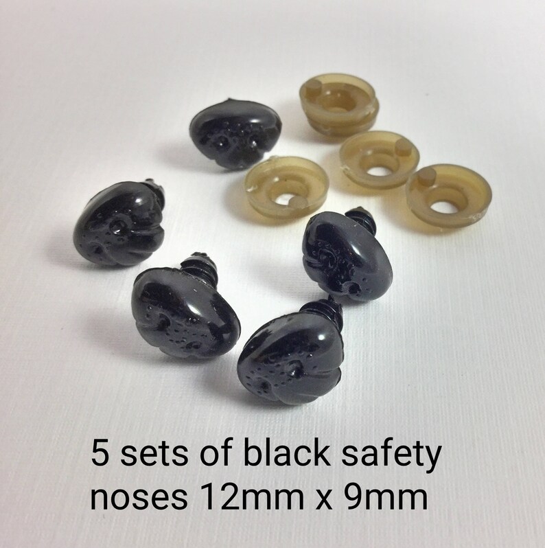 Lot de 5 nez en plastique noir 12mm