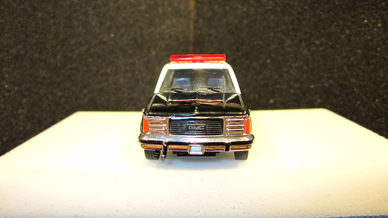 Code 3 Chief/'s Edition Very Hard to Find Battalion #5 164 GMC Suburban