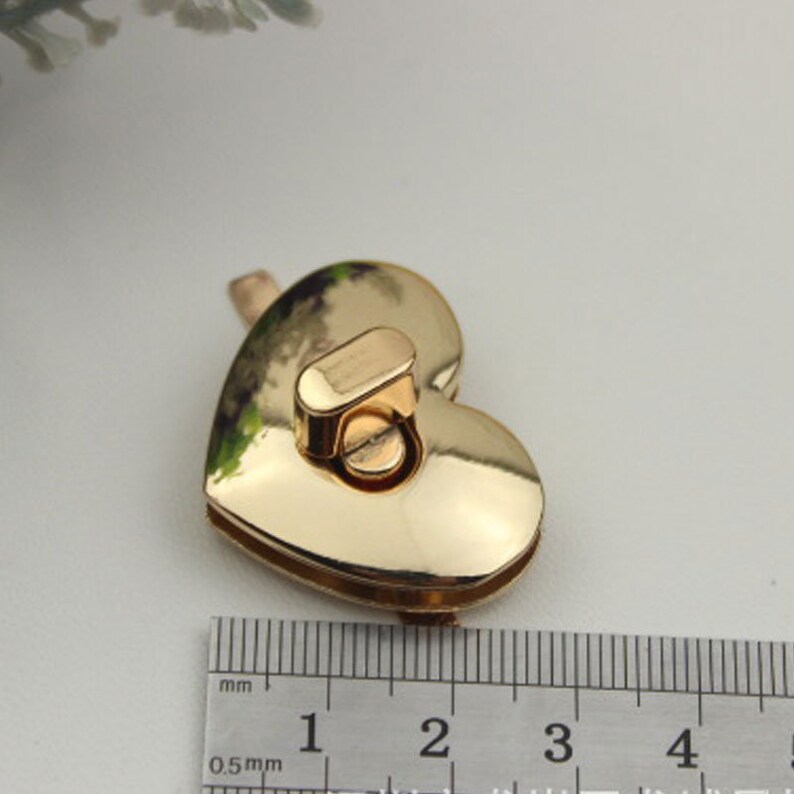 Metal Alloy Heart Shape Vintage Old Antique Style Mini Jewelry Box Lock Latch 5pcs