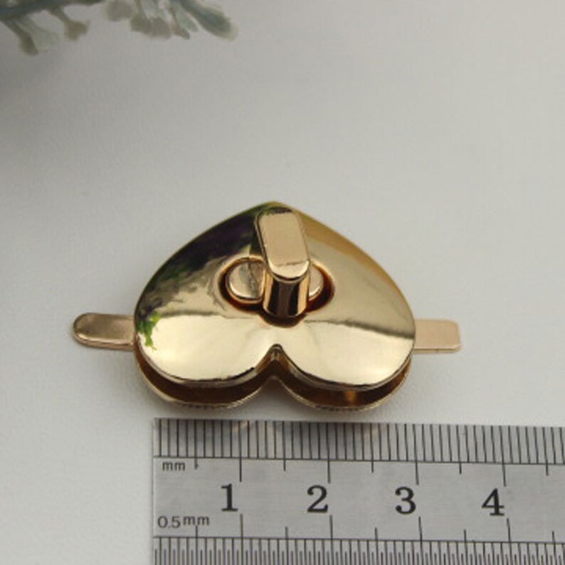 Metal Alloy Heart Shape Vintage Old Antique Style Mini Jewelry Box Lock Latch 5pcs