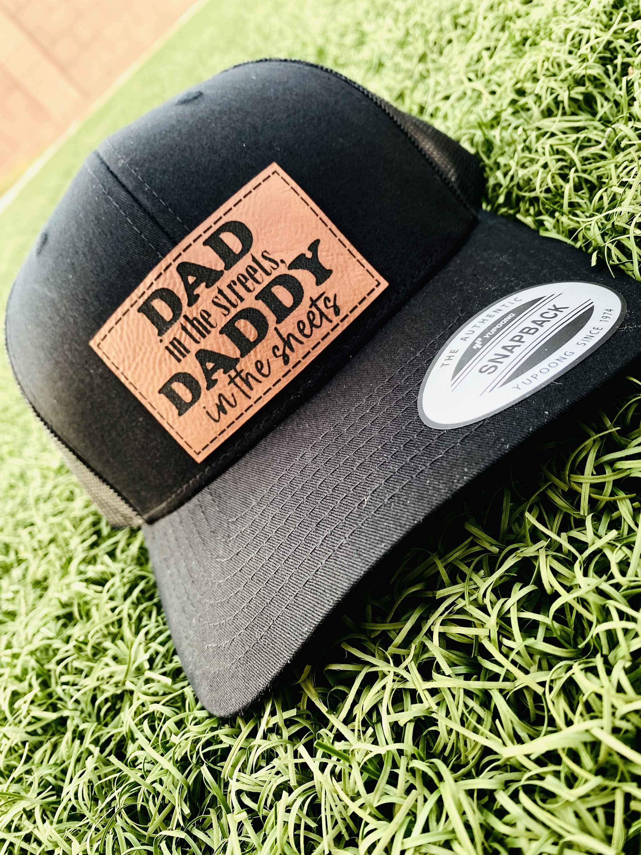Cappello Divertente 'Dad In The Streets, Daddy In The Sheets' Per Marito, Papà, Snapback Nero