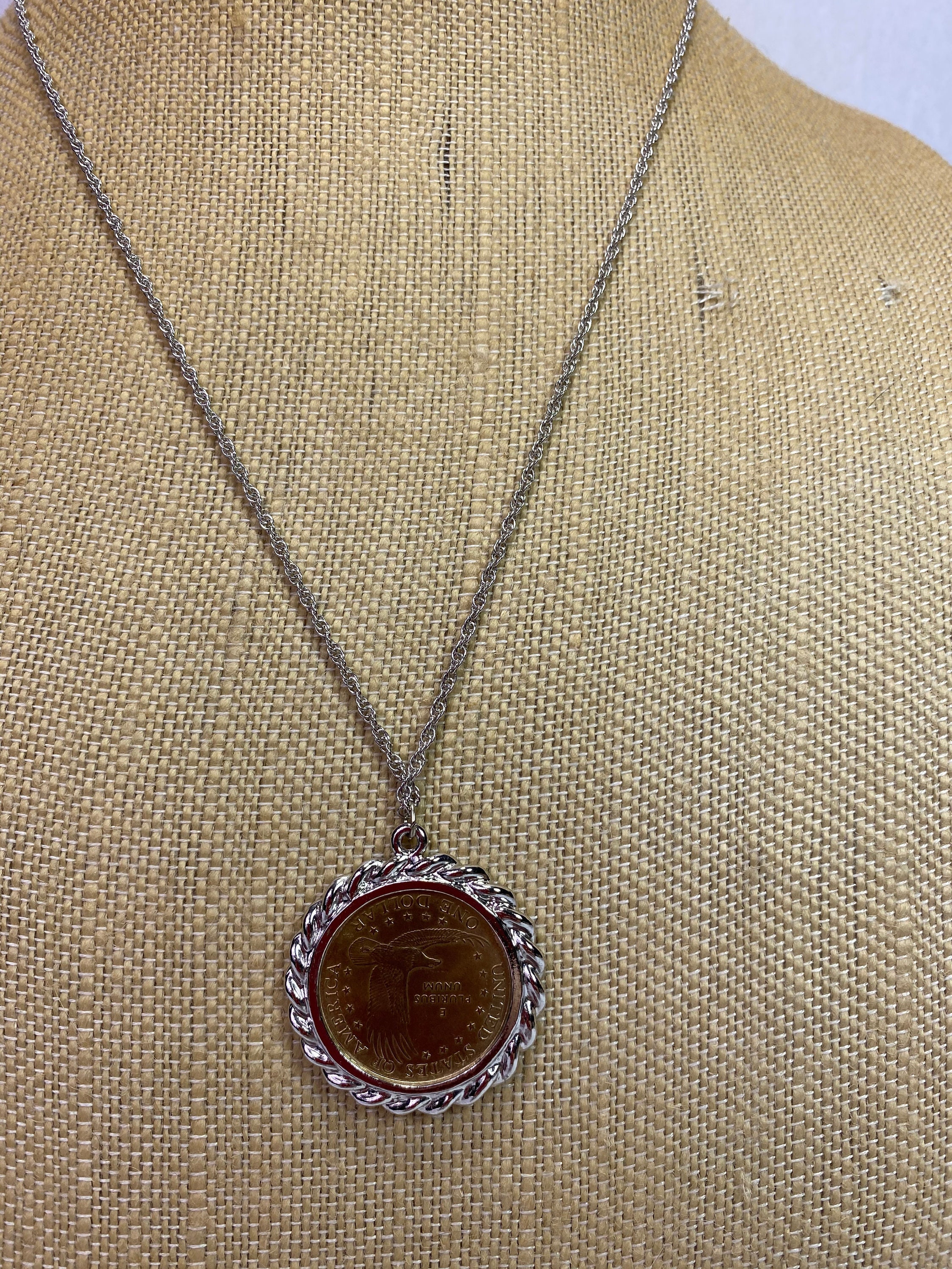 Silver Tone Necklace With 2000 P 