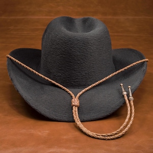 Geflochtene braune Lederschnur Stampede String, Cowboyhut Kinnriemen mit Bolo Tie Spitzen (Silber, Gold, Bronze, Kupfer, Gunmetall)