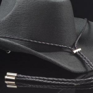 Schwarze handgeflochtene Leder Stampede String mit Metall-Hardware, Hut Kinnband,