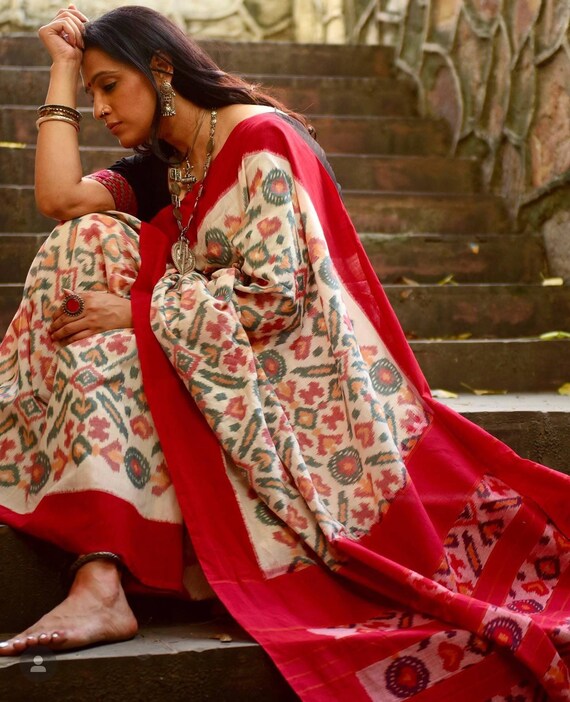 Pochampally Ikkat Cotton Sarees in Red 