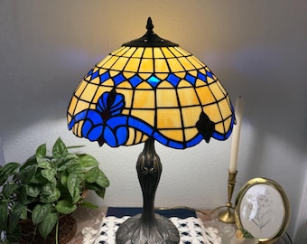 Tiffany Style Stained Glass Lamp