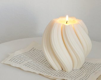 Candela Swirl Objet - Idea decorazione per la casa, regalo per amante minimale per il suo centrotavola scultoreo scanalato in stile francese, decorazione della camera, regalo di anniversario