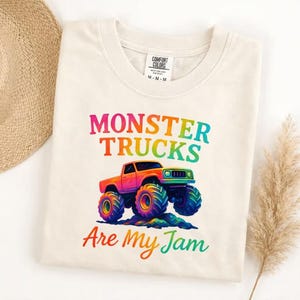 Comfortkleuren Monster Trucks Are My Jam T-shirt, retro vintage T-shirt, Big Wheels Racing verjaardagscadeau voor kinderen en volwassenen afbeelding 1