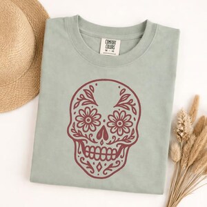 Comfort Colors Sugar Skull T-Shirt, Dia de los Muertos Floral Skull Tee, Day of the Dead Calavera Graphic Shirt, Mexican Fiesta Gift image 7