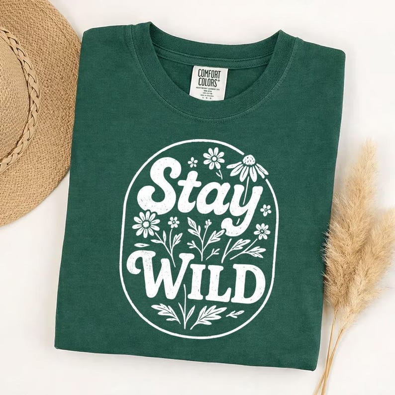 Camiseta Comfort Colors Stay Wild, camiseta floral de flores silvestres, camiseta botánica bohemia, cita inspiradora, Roam Free, regalo para amantes de las plantas imagen 8