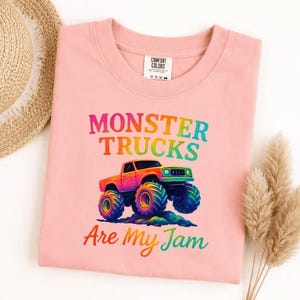 Comfortkleuren Monster Trucks Are My Jam T-shirt, retro vintage T-shirt, Big Wheels Racing verjaardagscadeau voor kinderen en volwassenen afbeelding 8