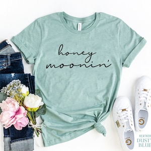 Honeymoonin' shirt, just married shirt, newlywed shirt, bride shirt, gift for bride, Vacation Shirt, Honeymoon Vibes, Cute honeymoon gift image 1