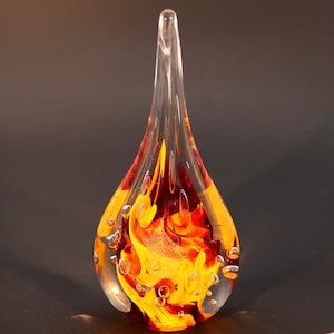 Ruby Glow -TD / Handblown Glass Paperweights