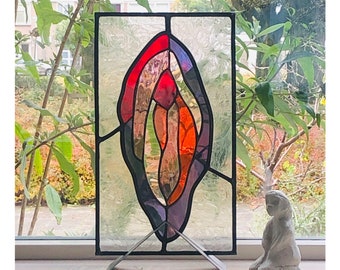 stained glass window, Vulva
