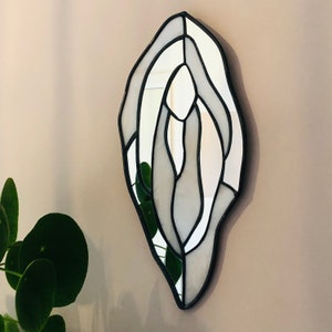 mirror, stained glass, vulva, beige image 3